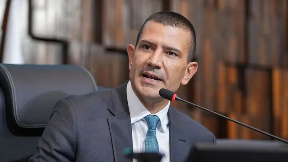Douglas Ruas pretende fundir secretarias no governo? Entenda