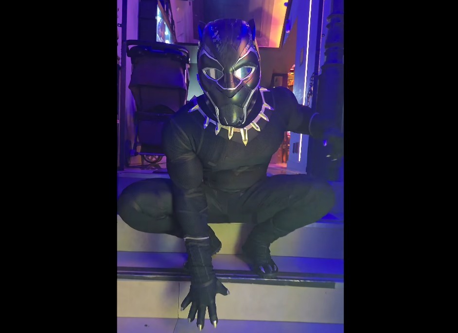 Cosplay de Pantera Negra viraliza depois de assustar o Catete